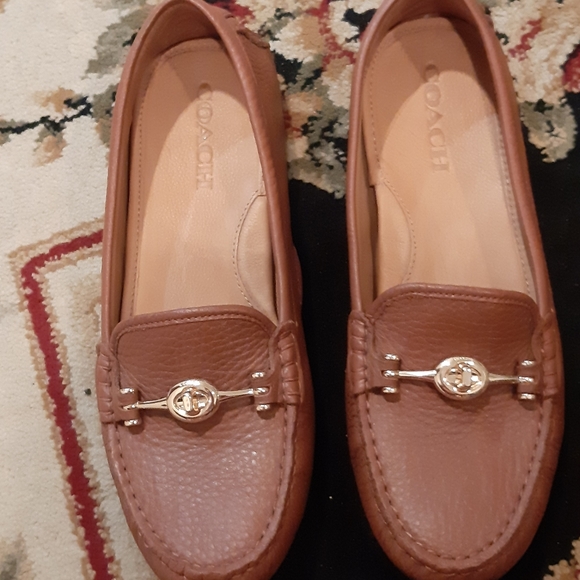 Coach crosby driver turnlock flats Clearance